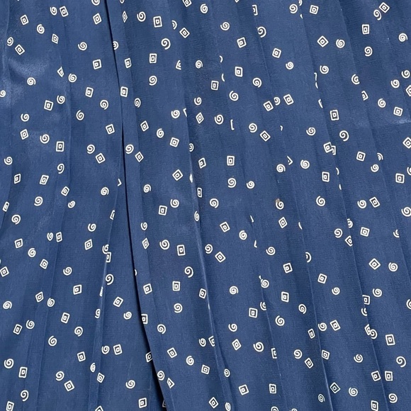 Vintage Haberdashery Leslie Fay Navy Blue Pleated Skirt w/ Shapes - Size 10 - Picture 3 of 8